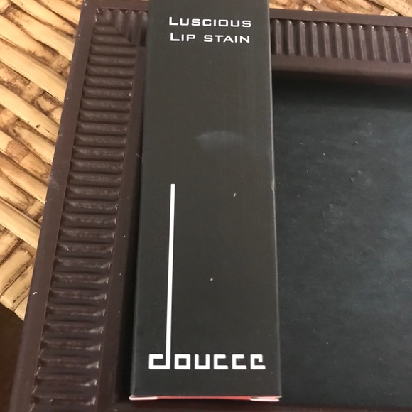 Sexy Doucce Lip Stain W/Base Coat & Top Gloss - Picture 4 of 6